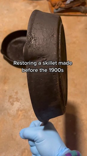 Skillet Restoration Tutorial: How to Restore Vintage Cast Iron Skillets