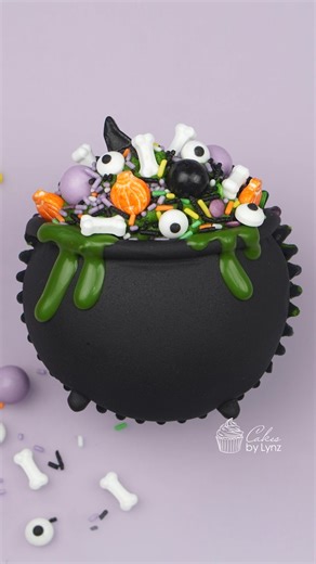 54K views · 420 reactions | Are you still looking for something to make this Halloween. Watch how to make the easiest cauldron cupcakes.  Want to give them a try? You can find the full step by step tutorial including everything I used here: https://youtu.be/4bdvyn7U9Hg I just love how perfect these cute 'Spooky Hallowen' sprinkles are from Happy Sprinkles Happy Halloween!  #halloweencupcakes #cupcakes #cakedecorating #halloweentreats | Cakes by Lynz | Facebook