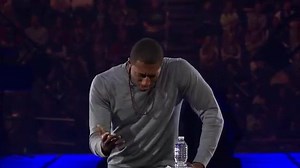 Here's a clip of Lecrae's talk "Reflecting or Rejecting the Glory of God." Watch the full video from the 2015 Passion Conferences here: http://air1.cta.gs/0t5 | Air1 Radio