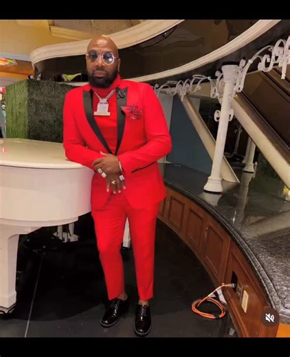 Comedian buckwild on Instagram: "𝐓𝐡𝐞𝐲 𝐬𝐚𝐲 𝐭𝐢𝐦𝐞 𝐟𝐥𝐢𝐞𝐬, 𝐛𝐮𝐭 𝐭𝐡𝐢𝐬 𝐛𝐞𝐚𝐮𝐭𝐲 𝐦𝐚𝐤𝐞𝐬 𝐭𝐢𝐦𝐞 𝐬𝐭𝐚𝐧𝐝 𝐬𝐭𝐢𝐥𝐥✨👀 click the bio for my celebrity birthday party Martin Luther King weekend in Atlantic City, New Jersey"