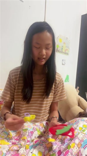 Open commission. 25rb/ pc bisa custom karakter dan bag nya. Atau bisa juga yg model blind box. Jadi surprise nanti dapetnya apa. Add on gelang nama atau gantungan nya pake nama 10 rb #plengercookies #plengerfamily #bullyjadirejeki #supportsmallbusiness #janestory