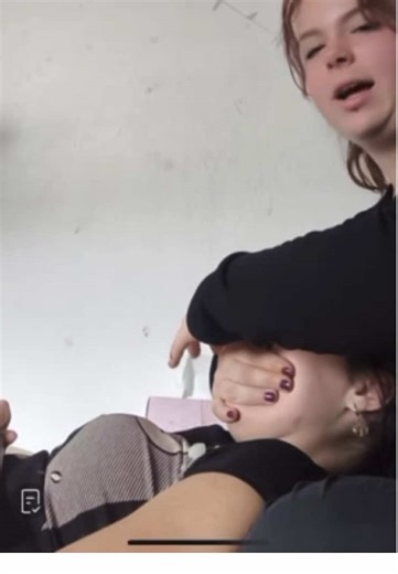 Hand Gag Techniques: Master the Art of Miming