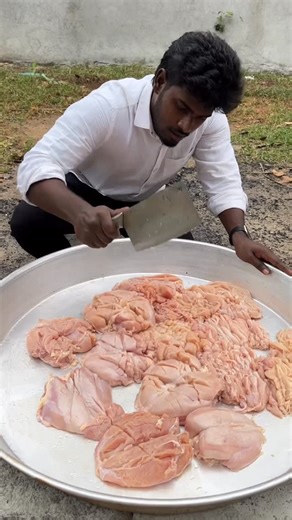 Vignesh Gajendiran on Instagram: "Chicken burger🍔🤤❤️ . . . #tumcook#helping#pondicherry"
