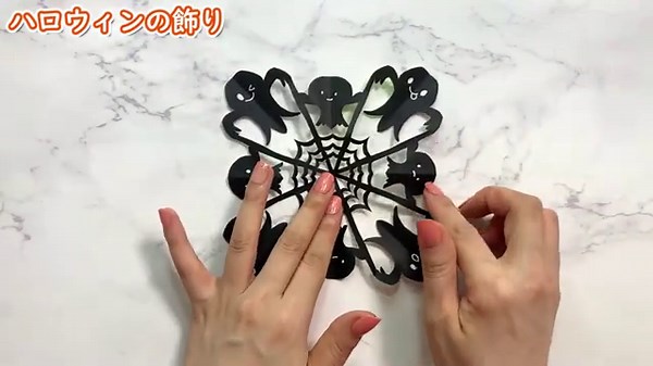 【簡単切り紙】ハロウィン飾りの作り方🎃How to make cute Halloween#壁飾り用#おばけ#かぼちゃ#리스#Halloween#折り方#おりがみ#origami#Kirigami