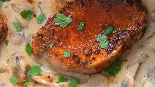 Melt-In-Your-Mouth Dutch Oven Pork Chops You’ll Love