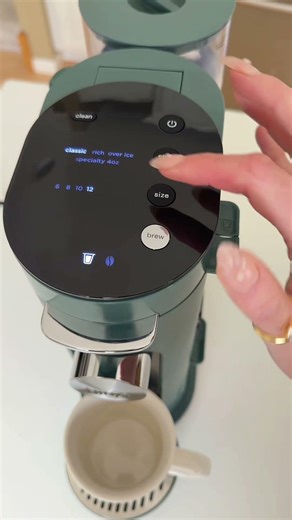 Finally a coffee maker my husband and I can agree on 🙌🏼 Kitchen #ninjakitchen #ninjacoffeemaker