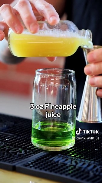 Try @timthetankofficial’s Powerful Liquid Lightning Cocktail! ⚡️⚡️