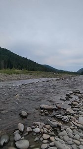 Court séjour en Gaspésie de 5 nuitées. Descente de deux sections de rivière ( Petite Cascapédia et Nouvelle) en planche à pagaie comprenant des rapides et des frayères à saumon avec les passionnés de Sup Rivière. Encore beaucoup de choses à perfectionner avant de maîtriser la descente de rapides. 🤪 Deux autres promenades (Lac Cascapédia et baie de Tracadie) en planche à pagaie dans des eaux plus calmes. Visite du parc national de Miguasha, riche en fossiles marins, dont certains qu'on ne retrou