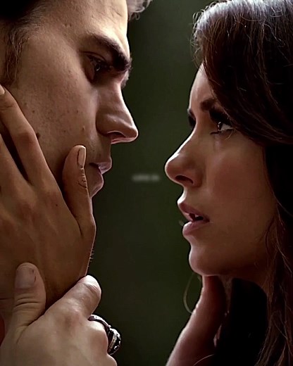 julie shoulda made them kiss since she wanted to make elena cheat on stefan w damon all the time. it’s not fair. #thevampirediaries #stefansalvatore #elenagilbert #paulwesley #ninadobrev #stelena #delena #damonsalvatore #ship #edit #edits #tvd