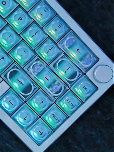 Experiment 23: Keyboard sound comes from the interaction between the switch, the keycap, and the case acoustics. At @phdclacks, we’re fortunate to test keyboard acoustics under controlled conditions in the labs at @haikdaresearch, working alongside engineers and scientists who approach keyboard sound from a scientific perspective. Today I followed a recommendation from our engineer and physicist @neodroft and @jimcntrl: install Epomaker Creamy Jade switches into the Epomaker Galaxy65 to move the