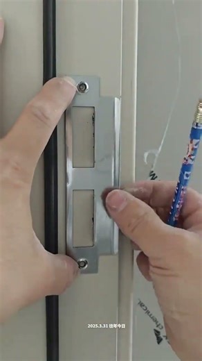 Lock Latch Hole Drilling Tips #Wood Door Installation #Accurate Positioning #On-Site Shot