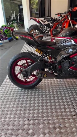 KAWASAKI ZX-4RR EXHAUST SOUND 🔥