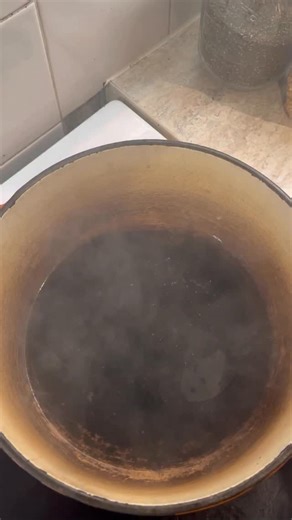 Curried Chicken Soup - Save Recipe Below 👇 Delighted with this one!! Same process as my favourite soup in the Filling Meals cookbook, but with a curry twist. Curry powder is a standard mix in the UK. If you can’t get it I’ll add options in the notes. 4 x 500 kcal (45P, 38C, 19F) 6g fibre 1 tbsp olive oil 150g onion 150g carrot 150g spinach 2 tbsp curry powder 150g red lentils 500g skinless chicken thighs 1 litre chicken stock 400ml reduced fat coconut milk Some fresh coriander. In a large pot a