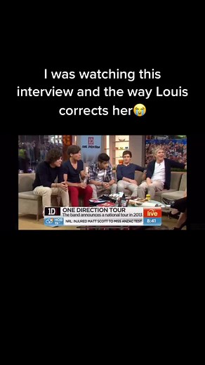 I’ve watched this a few times and never noticed it 🤣🤣 #onedirection #louistomlinson #australia #interview