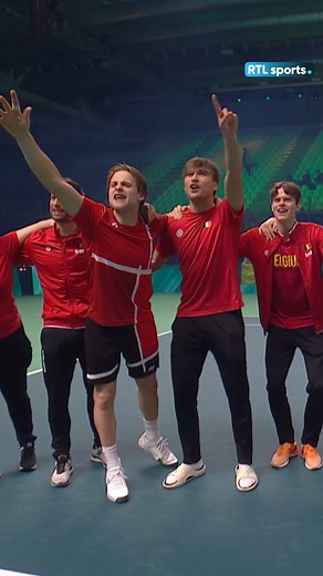 On prend la victoire, on garde nos frites et on met l'ambiance ! 😜 #RTLsports | RTL sports