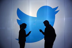 Hackers Convinced Twitter Employee to Help Them Hijack Accounts