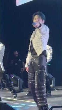 TXT- Blue Hour (1/4) Live in Atlanta! #txt #bluehour #tomorrow_x_together