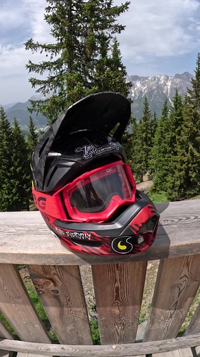 MTB season is still on 🔥 Part 1/3 of #GoProFamily member @tomcardymtb showing us how to get the perfect MTB shot, captured with #HyperSmooth on #GoProHERO11 Black. | GoPro