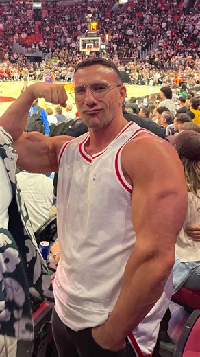 Personal Trainer Miami Beach & Online on Instagram: "Quel est le problème? 👩🏻‍🔬👨🏽‍⚕️"