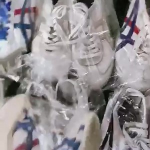 Onitsuka shoes example It's here #งานรอซัก  ตัวอย่างรองเท้าโอนิซุกะ...