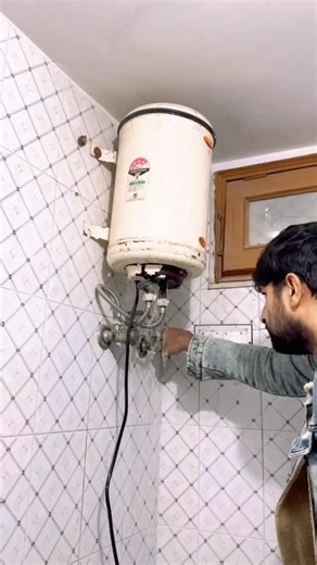 electrician life on Instagram: "Geyser blast kese hua || Geyser repairing kese kren #reels #reels #tranding #electrical"