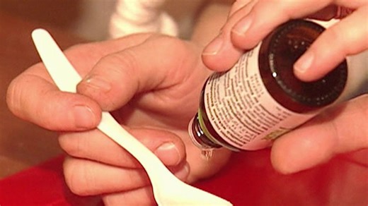 Was macht Hustensaft mit Codein so gefährlich? Arzt klärt auf