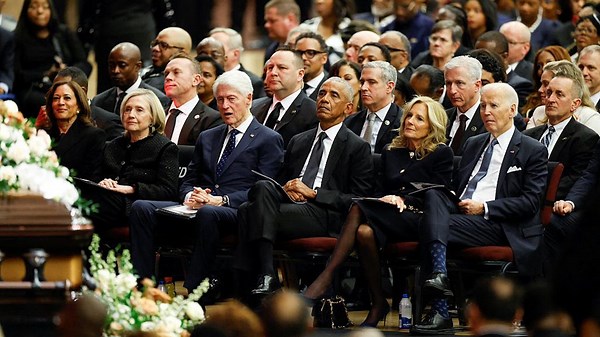 Isiah Thomas calls Harris and Clinton president at Jackson funeral