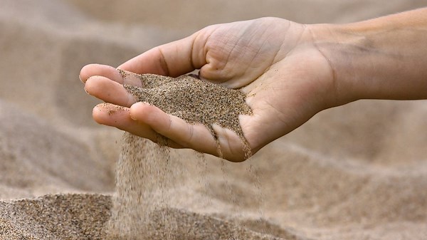 How High-Tech Processes Turn Sand Into Life-Saving Bulletproof Glass