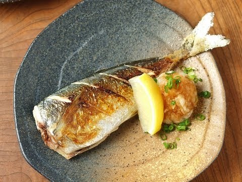 フライパンでアジの塩焼き 、 フライパン塩焼き用アジのさばき方