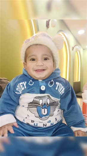 Newborn vs 6 months old #trending #newborncare #6monthsbaby #babyfood #babymilestones #ytshortsindia