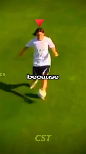 The reason why Messi never does step overs🤯#messi #football #soccer #shorts