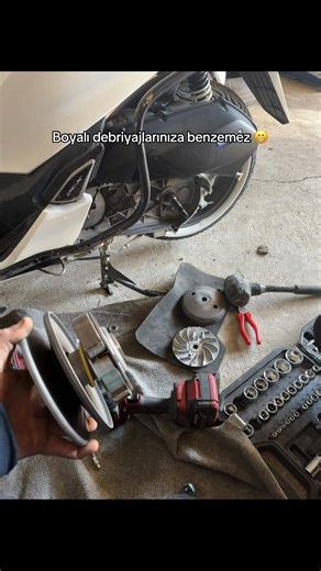 Honda PCX 125: 16 Pro Features and Performance Insights