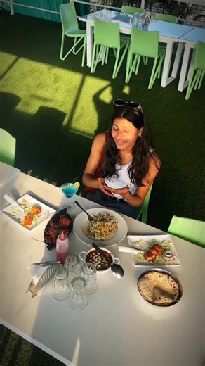 Chinese starters se lekar rich Indian main course tak ka perfect taste, dessert lovers ke liye variety aur shakes, open garden aur classy indoor ambience ke saath fast service — The Roof Cafe & Restaurant, Narmadapuram, ek complete dining experience for family & friends. #purehoshangabadi #narmadapuram #hoshangabad #restaurant #foodporn | Pure Hoshangabadi