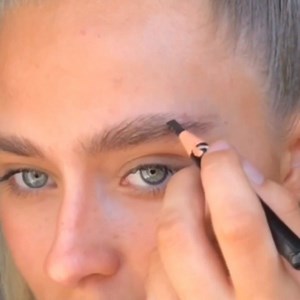 5.2K views | #BrowBoss Morgan showing us how those Pro Pencil hair-strokes are done . You too can try creating naturally fuller looking brows at home with 10% off this best-selling bundle. Click to shop. | HD Brows | Facebook