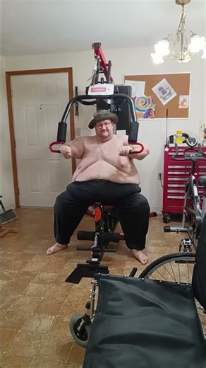 🔥 LAZIEST WORKOUT EVER! My 600-lb Life Reject vs. Gravity 😅🍩