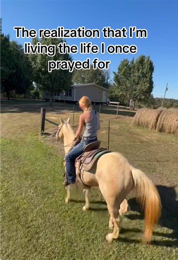 •Hannah• (@hannahdennis20074)’s videos with Late July - Zach Bryan