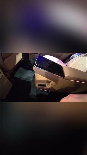 Genialer Handyhalter mit Ladefunktion fürs Auto 🔌