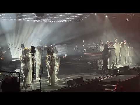 Fallin' - Alicia Keys with the Universal Gospel Choir | Live at Rogers Arena, Vancouver 2022