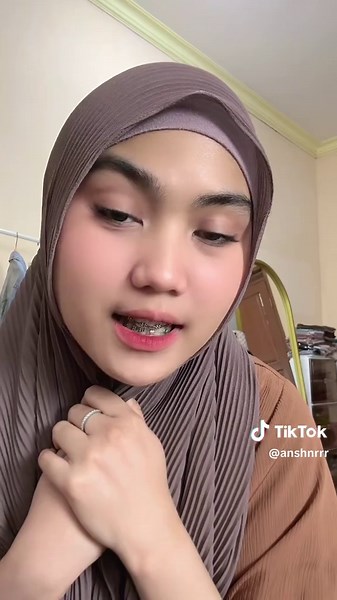 Tutorial Pashmina Plisket yang Super Duper Simple