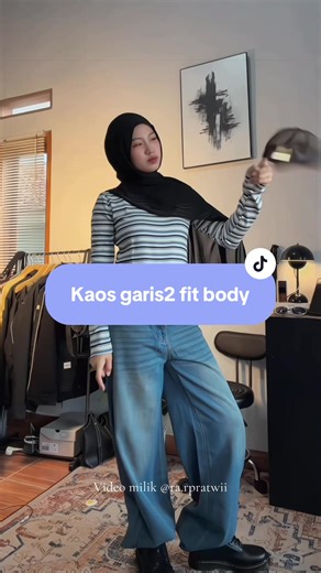 Lucu banget ada dua warna, aku ambil size xl 52/162 biar gk terlalu press body tp ini beneran melar banget enak bahannya!!