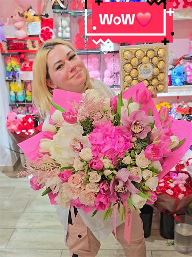 Dacă vrei să impresionezi cu adevărat — nu mergi pe “ceva frumos”. Mergi pe WOW complet. 💗🌸🍫 Buchet premium în nuanțe fine ciocolată de top = cadou care se ține minte, nu doar se primește. Personalizăm buchete, aranjamente și pachete cadou exact pe stilul persoanei surprinse. Flori, cutii elegante, ciocolată, pluș, șampanie, mesaj — totul într-un singur loc❤️. 📍 Râmnicu Vâlcea, Bld Dem. Rădulescu, nr 13, bloc X1 🚚 livrare rapidă 🌐 fleurdelire.ro 📞 0735 463 661 #buchetpremium #cadouwow #fl