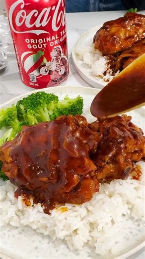 The secret ingredient in this recipe? You’ve probably already got it in the fridge!👀 Coca-Cola turns a few pantry staples into a sweet, sticky glaze that clings to crispy chicken thighs in the best way. One pan, no fuss—just let the sauce bubble and serve it up. Spoon it over rice, veggies, or whatever’s hanging out in the fridge. (And yep, root beer works too—or swap in BBQ sauce if that’s what you’ve got. It’s that easy!)❤️ �Comment RECIPE and I’ll send it straight to your DMs! https://www.sp