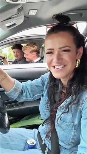 Car windows prank 😂😂😂#fyp #carwindowshade #prank #usa #funnyvideo #funny #hilarious #fyp #viral