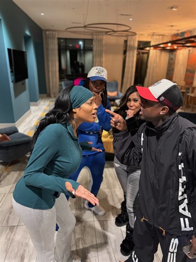 When D kicks Nina out of an interview! #God #Jesus #Jesusispoppin #Jesusbeenpoppin #kountrywayne #letthatsizzleinyourspirit #helpisontheway #love #damienguio | Kountry Wayne