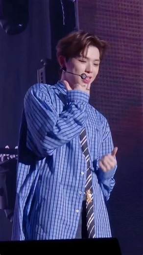 KANG DANIEL PERÚ on Instagram: "[FANCAM | 14.12.25] Daniel bailó 'Sugar on my tongue' ✨️💕 #강다니엘 #KANGDANIEL #RUNWAY_WALKTODANIEL | Kang Daniel Perú | ━━━━━━━━★"