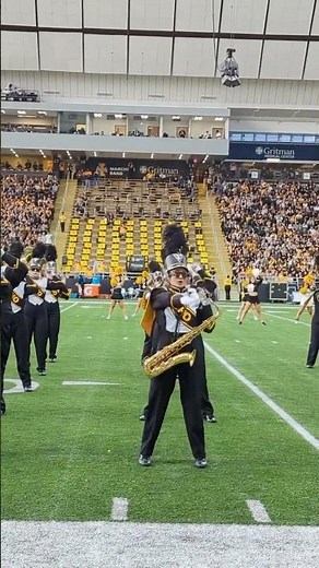 Of course they played Hot To Go. #UIdaho #MarchingBand