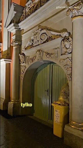 Śmietnik przy Kaplicy Królewskiej w Gdańsku. #gdańsk #podróże #historia