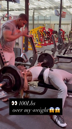 😱Almost broke my chest Light weight 250Lbs PR . Drop set. 🤣 #motivation