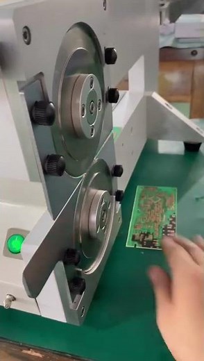 PCB V-cut Separator,PCB Depaneling Machine