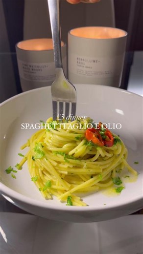 Spaghetti Aglio e Olio Recipe: Delicious Pasta Dish!